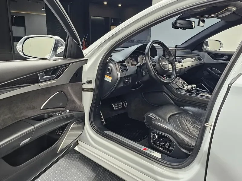 Audi S8 4.0 TFSI Quattro, снимка 10 - Автомобили и джипове - 55134052