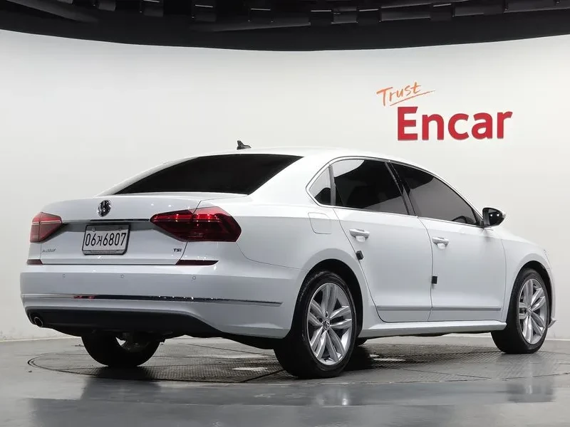 VW Passat 2.0 Tsi B7, снимка 2 - Автомобили и джипове - 56116329