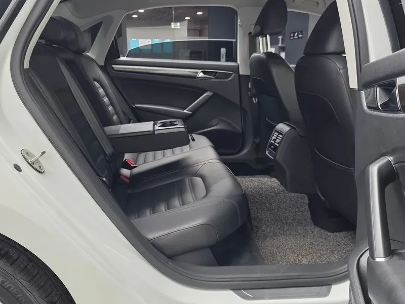 VW Passat 2.0 Tsi B7, снимка 12 - Автомобили и джипове - 56116329