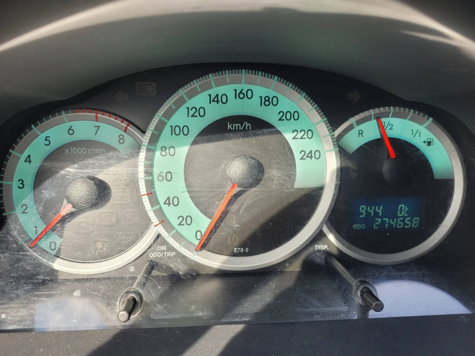 Toyota Corolla verso 1.8/Газ - изображение 10