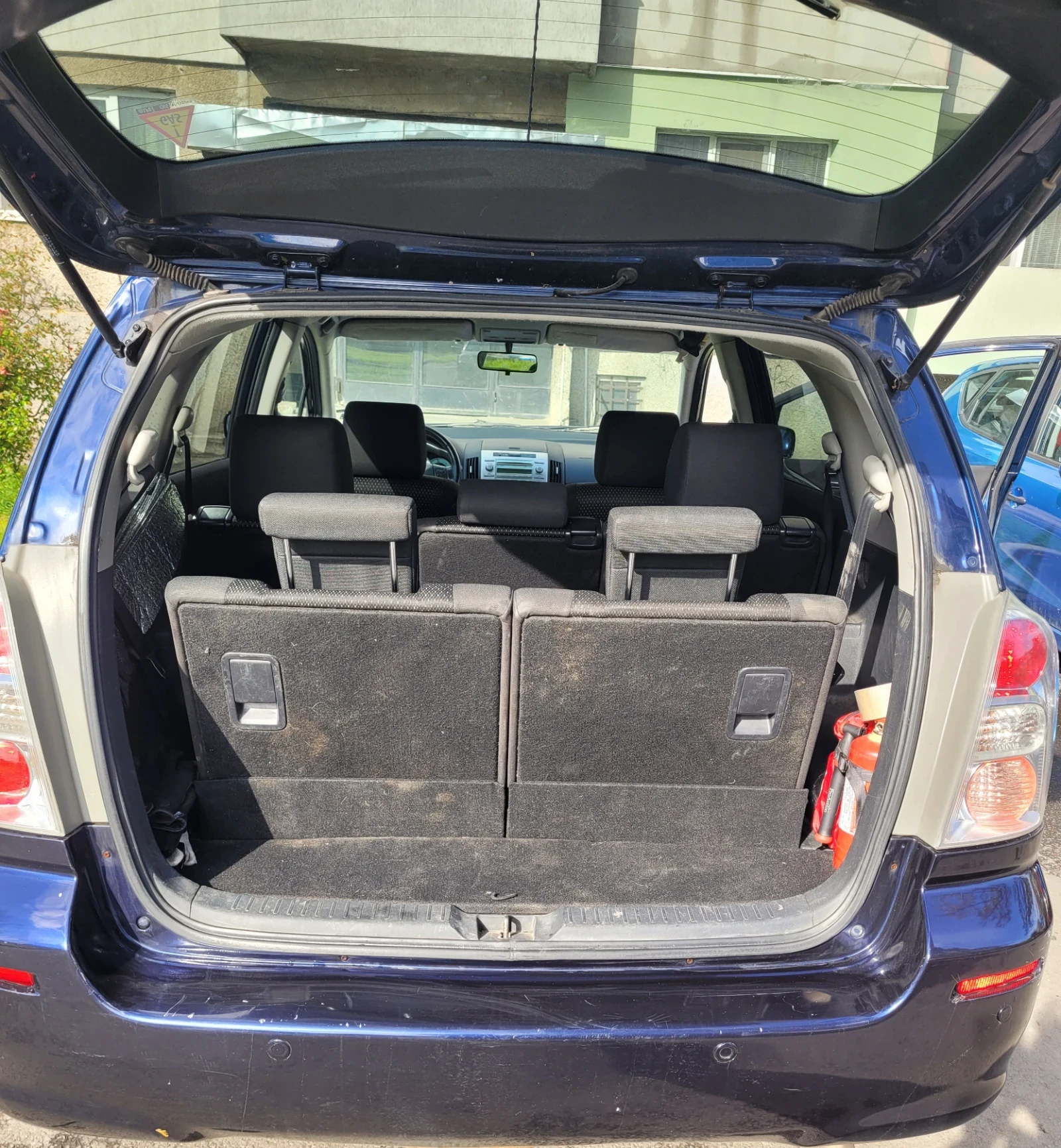 Toyota Corolla verso 1.8/Газ - изображение 7