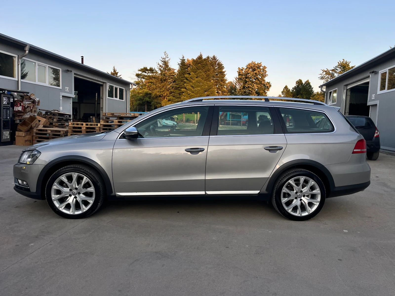 VW Passat 2, 0TDI-ALLTRACK/DSG/4x4/LED/NAVI/ТОП СЪСТОЯНИЕ!!! - изображение 4