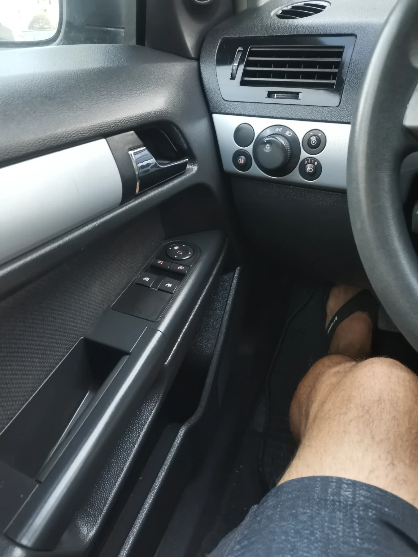 Opel Astra 1.7 - изображение 4