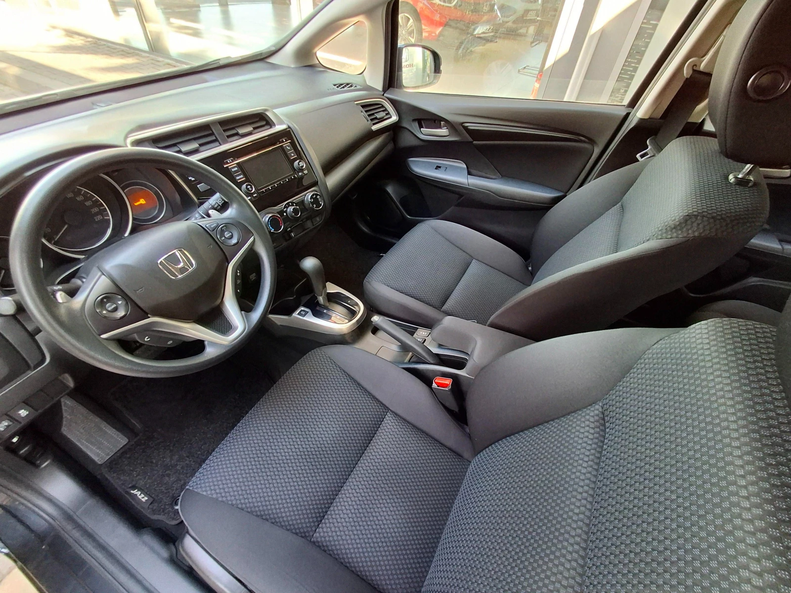 Honda Jazz 1.3 i-VTEC Trend AT - изображение 8