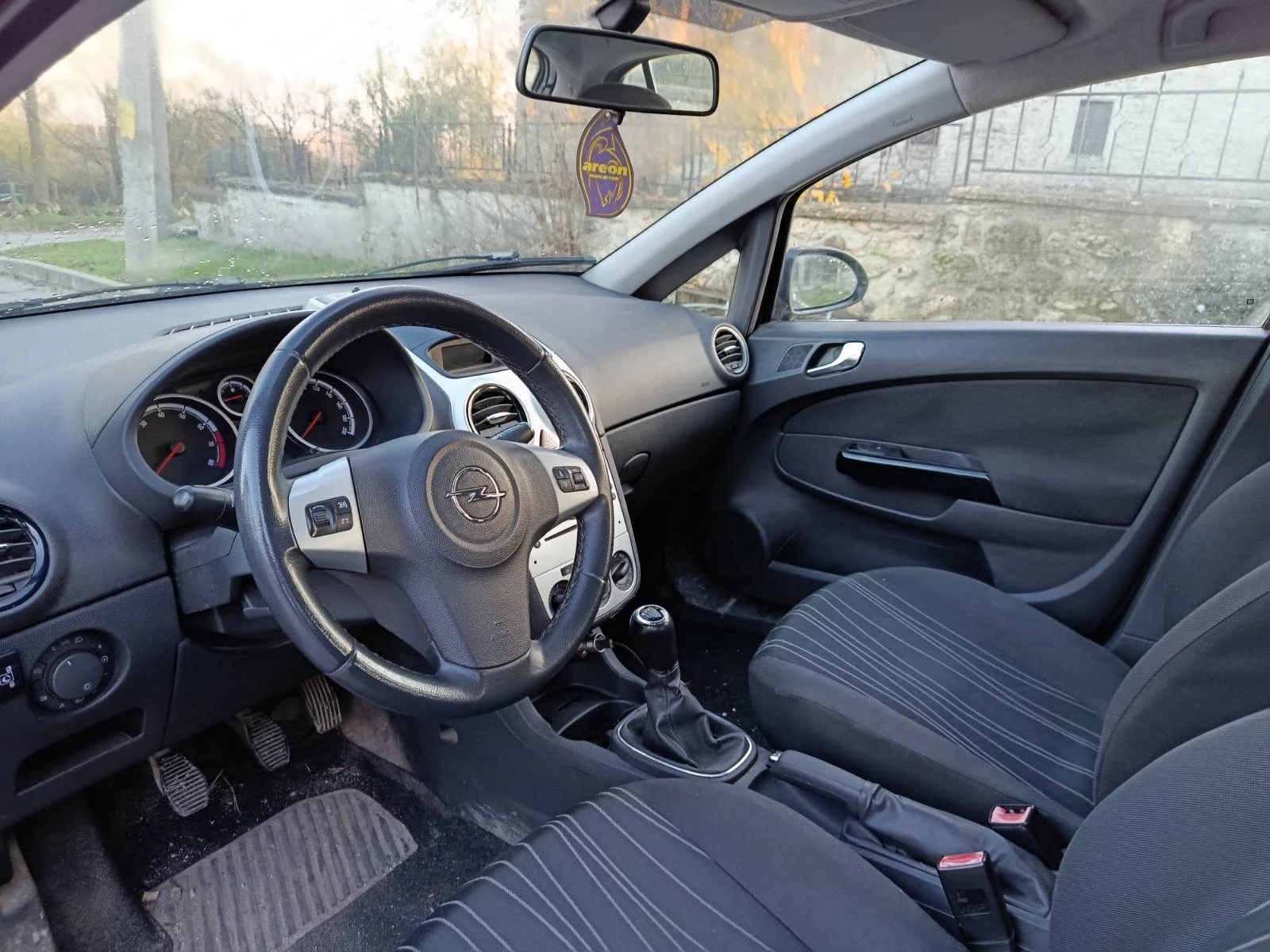 Opel Corsa  - изображение 8