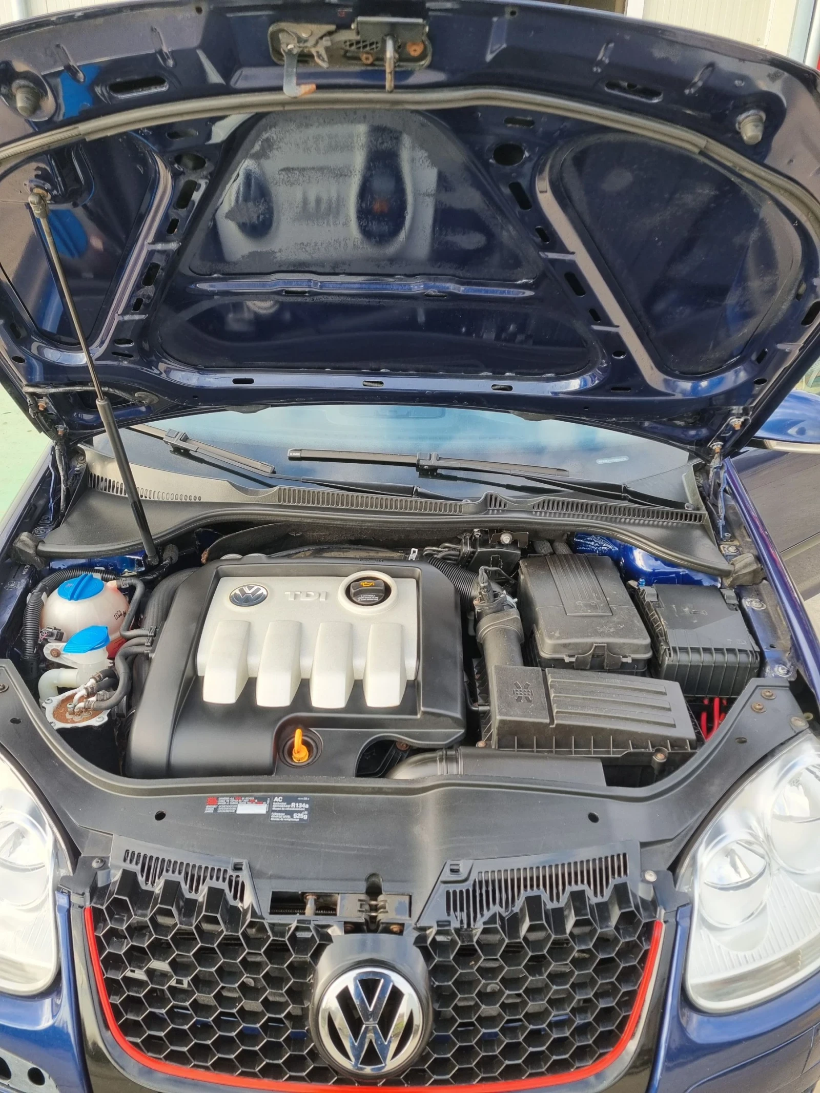 VW Golf 1.9tdi 105к.с GTI пакет, снимка 15 - Автомобили и джипове - 53741640