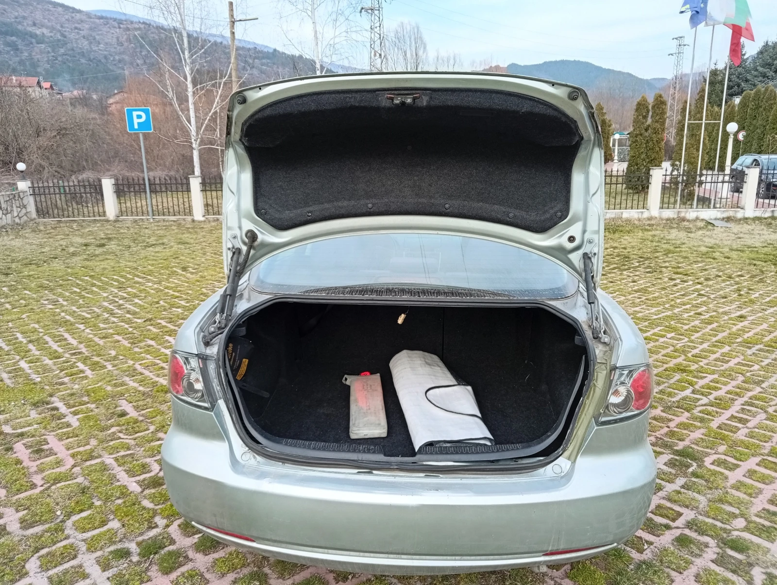 Mazda 6 2.0DITD * FACELIFT * 6SPEEDS * КЛИМАТРОНИК , снимка 5 - Автомобили и джипове - 53716898