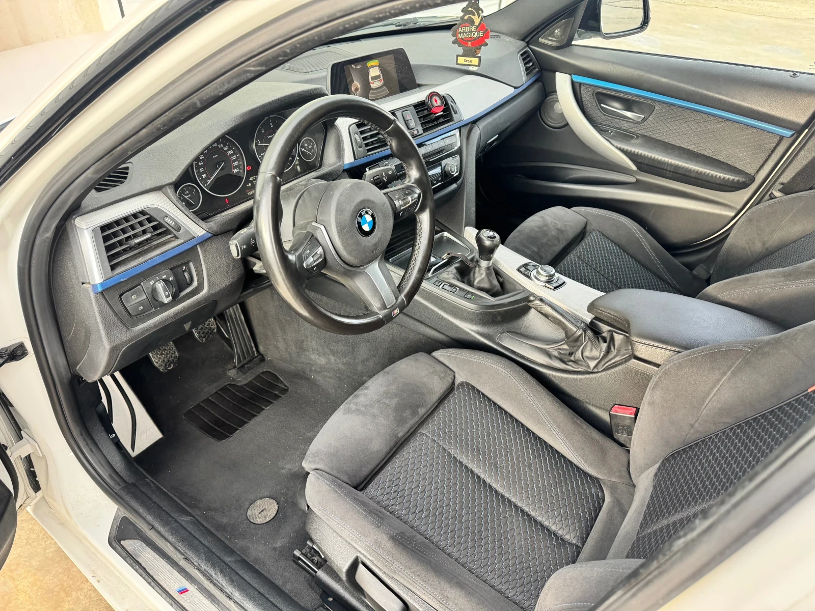 BMW 318 X-Drive, снимка 8 - Автомобили и джипове - 53990071