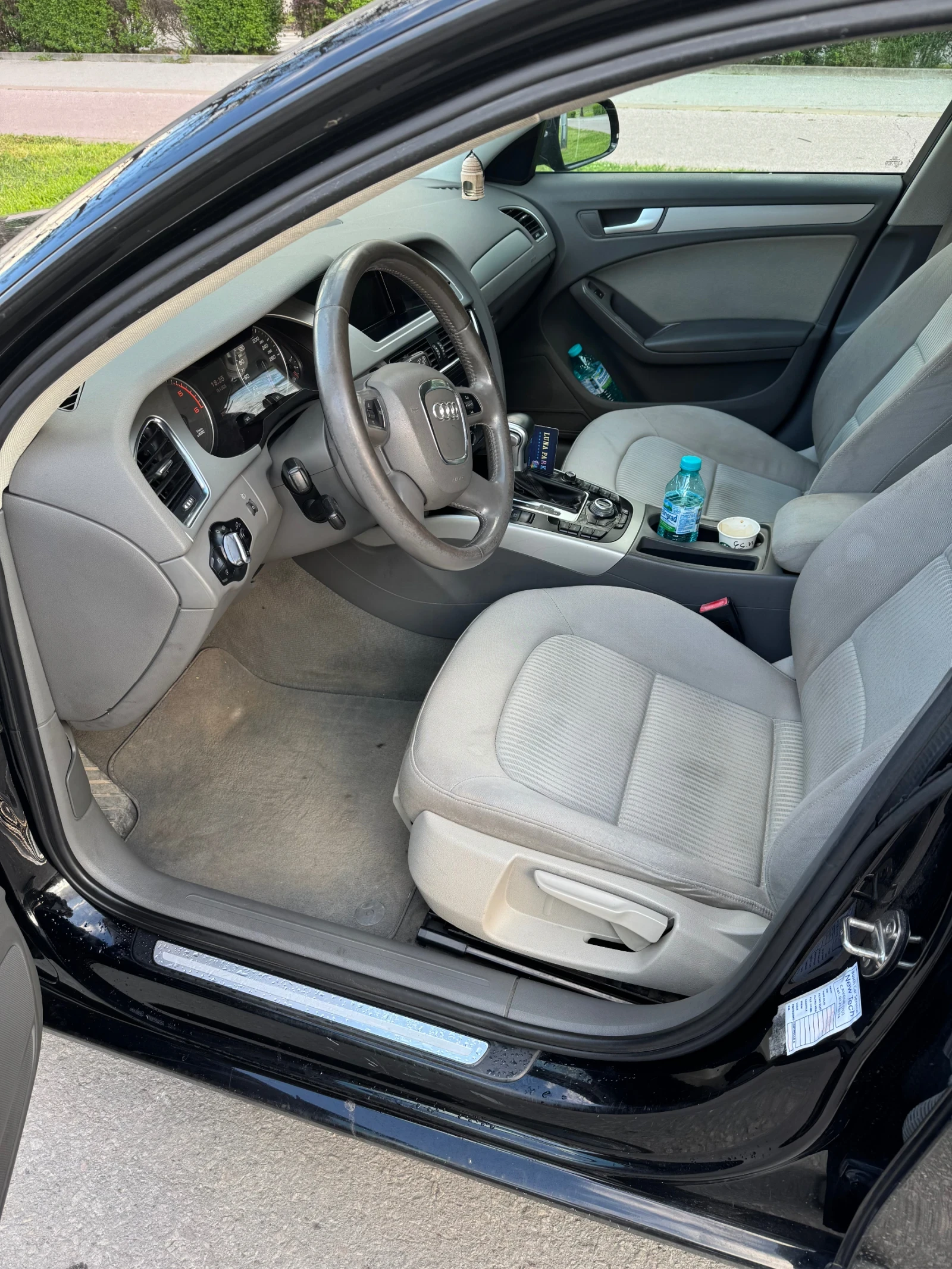 Audi A4 2.0 TDI, снимка 8 - Автомобили и джипове - 54238802