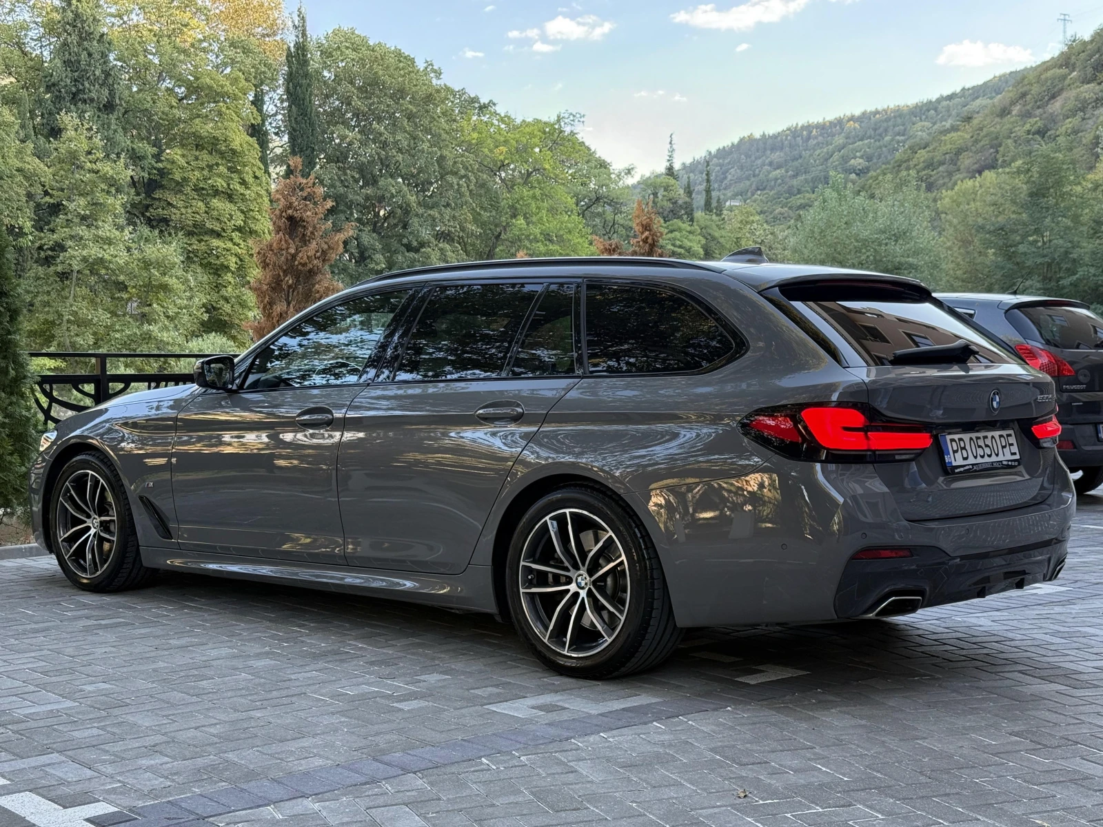 BMW 530 BMW 5 TOURING (G31 Facelift) 530d Mild Hybrid, снимка 3 - Автомобили и джипове - 55014601