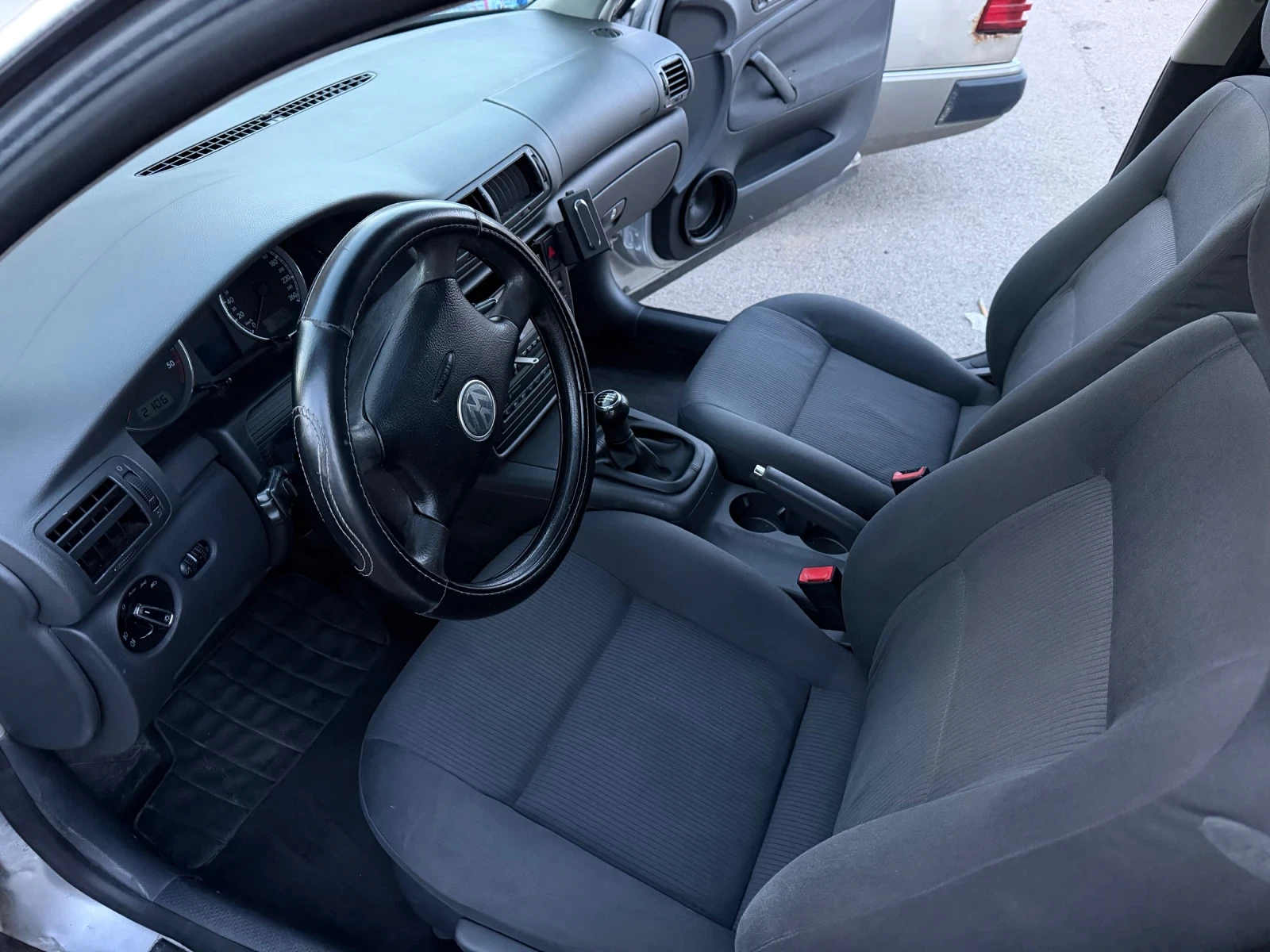VW Passat, снимка 10 - Автомобили и джипове - 55249855