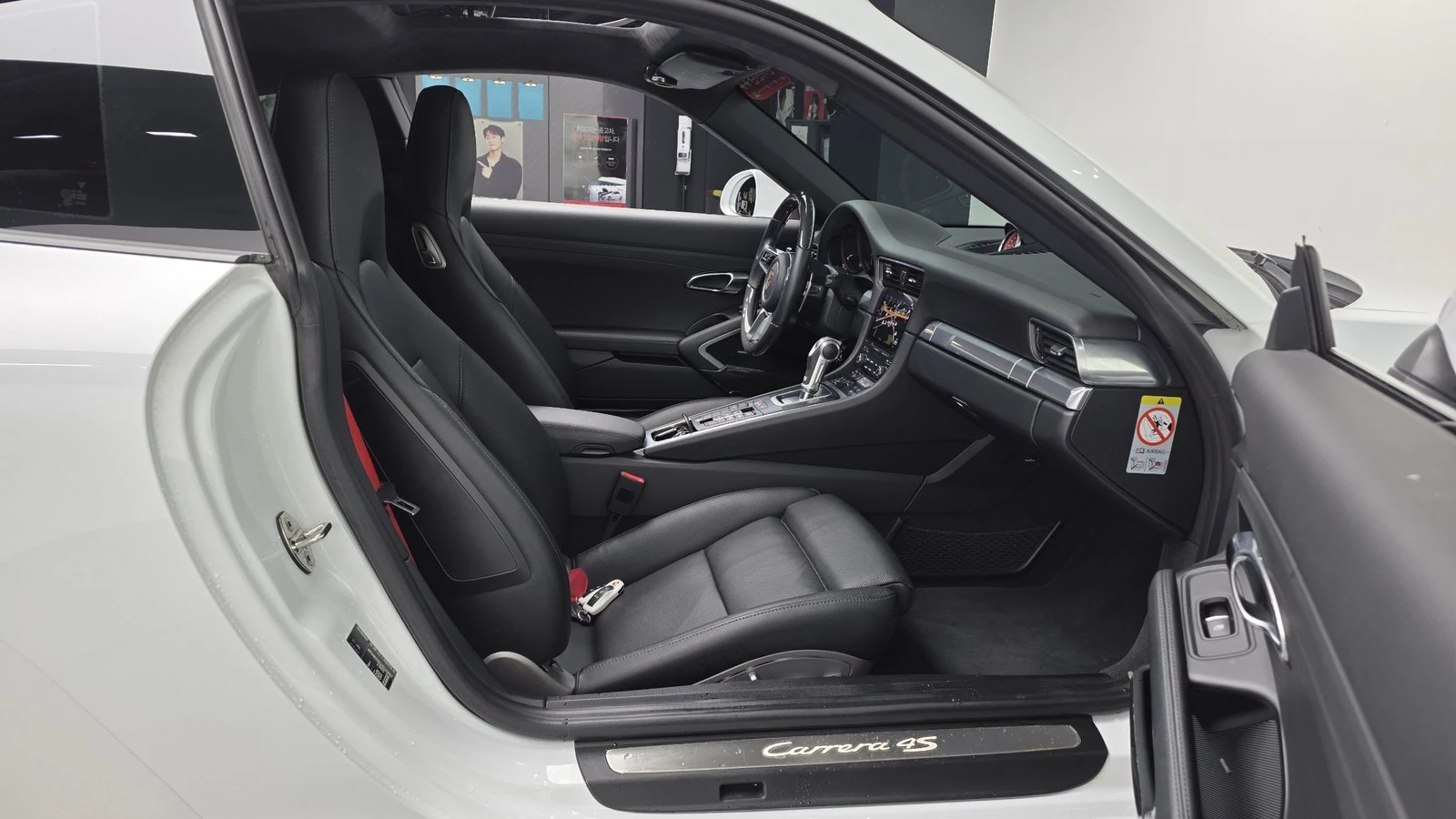 Porsche 911 Carrera 4S* ЛЮК* ПОДГРЕВ ВОЛАН* КРАЙНА ЦЕНА, снимка 11 - Автомобили и джипове - 55349687