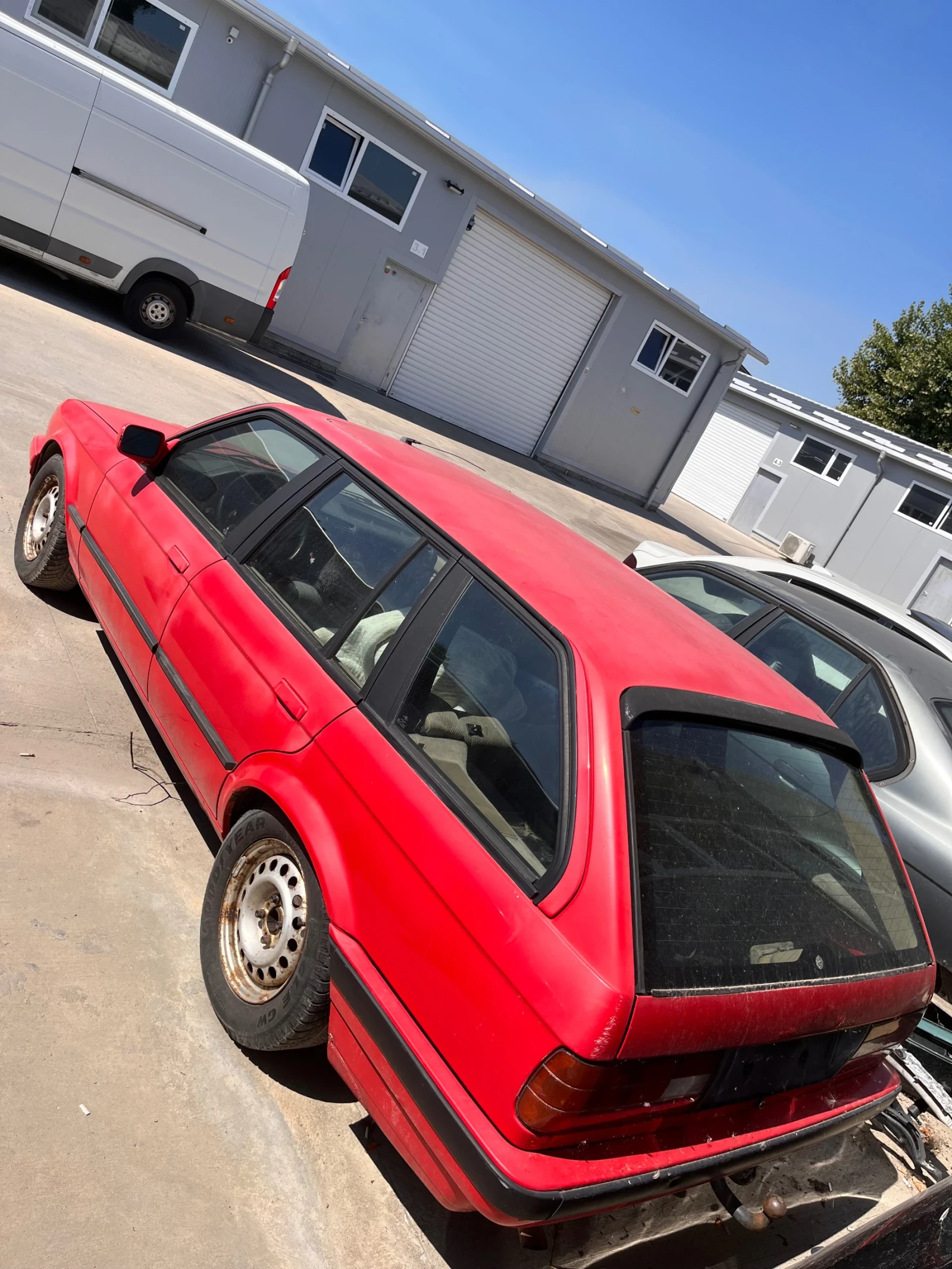 BMW 318 i touring, снимка 4 - Автомобили и джипове - 55937800