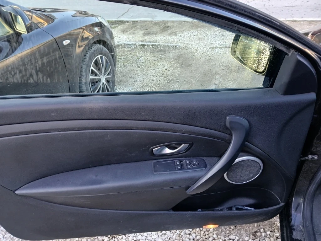 Renault Megane Купе 3, снимка 7 - Автомобили и джипове - 56014146