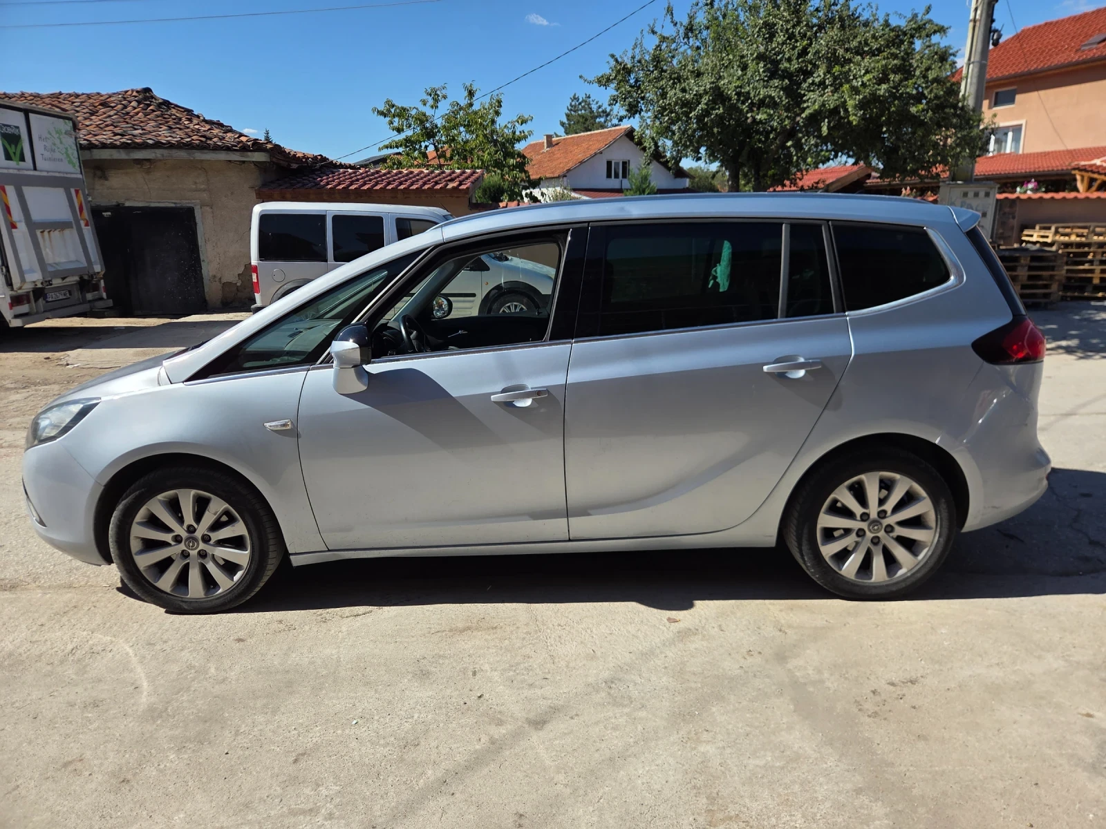 Opel Zafira 1.6, снимка 3 - Автомобили и джипове - 56071556