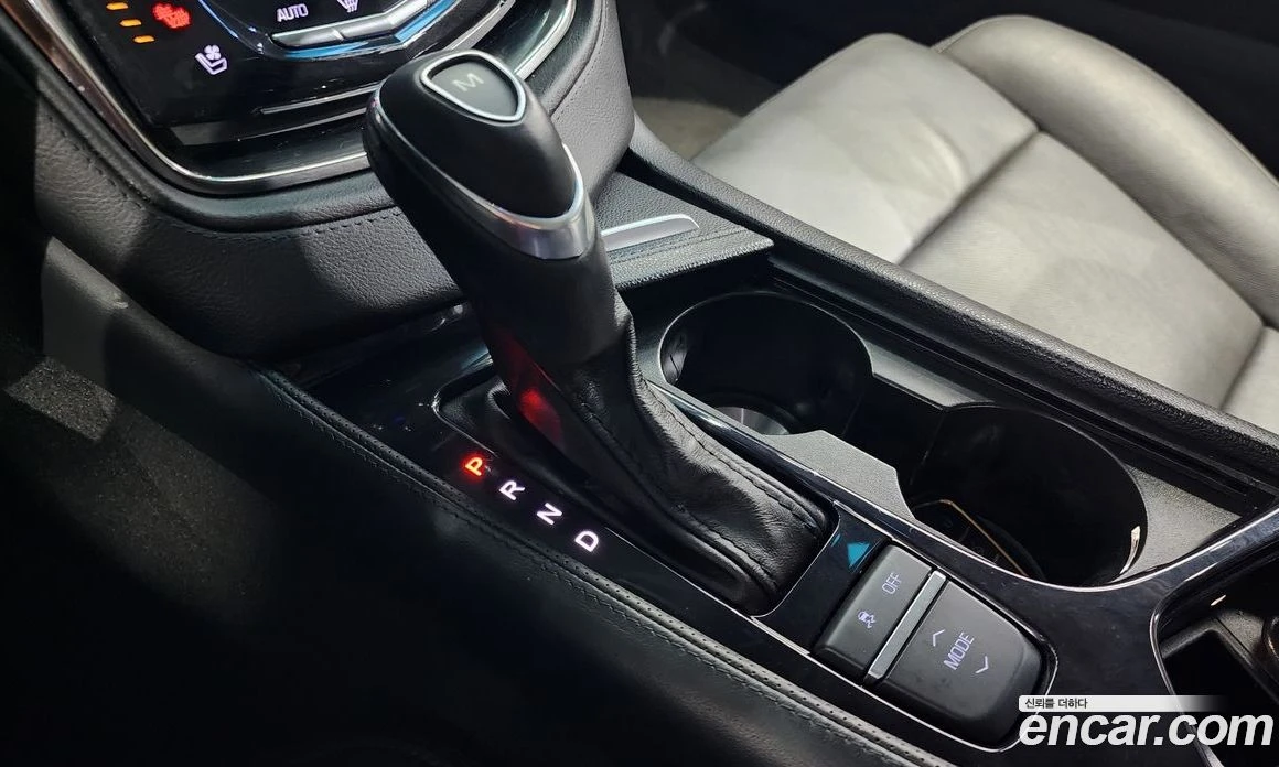 Cadillac Cts 2.0 Luxury, снимка 9 - Автомобили и джипове - 56123064