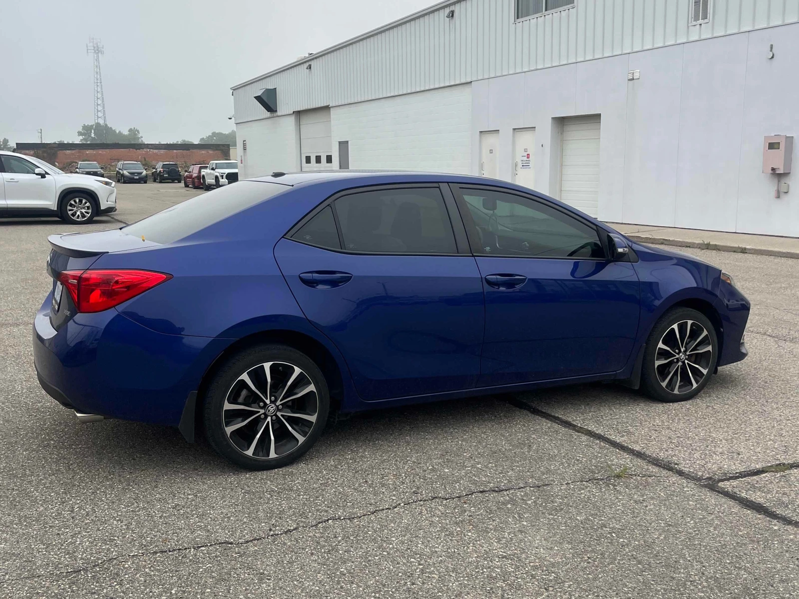 Toyota Corolla * SE CVT * CARFAX * , снимка 3 - Автомобили и джипове - 56132788