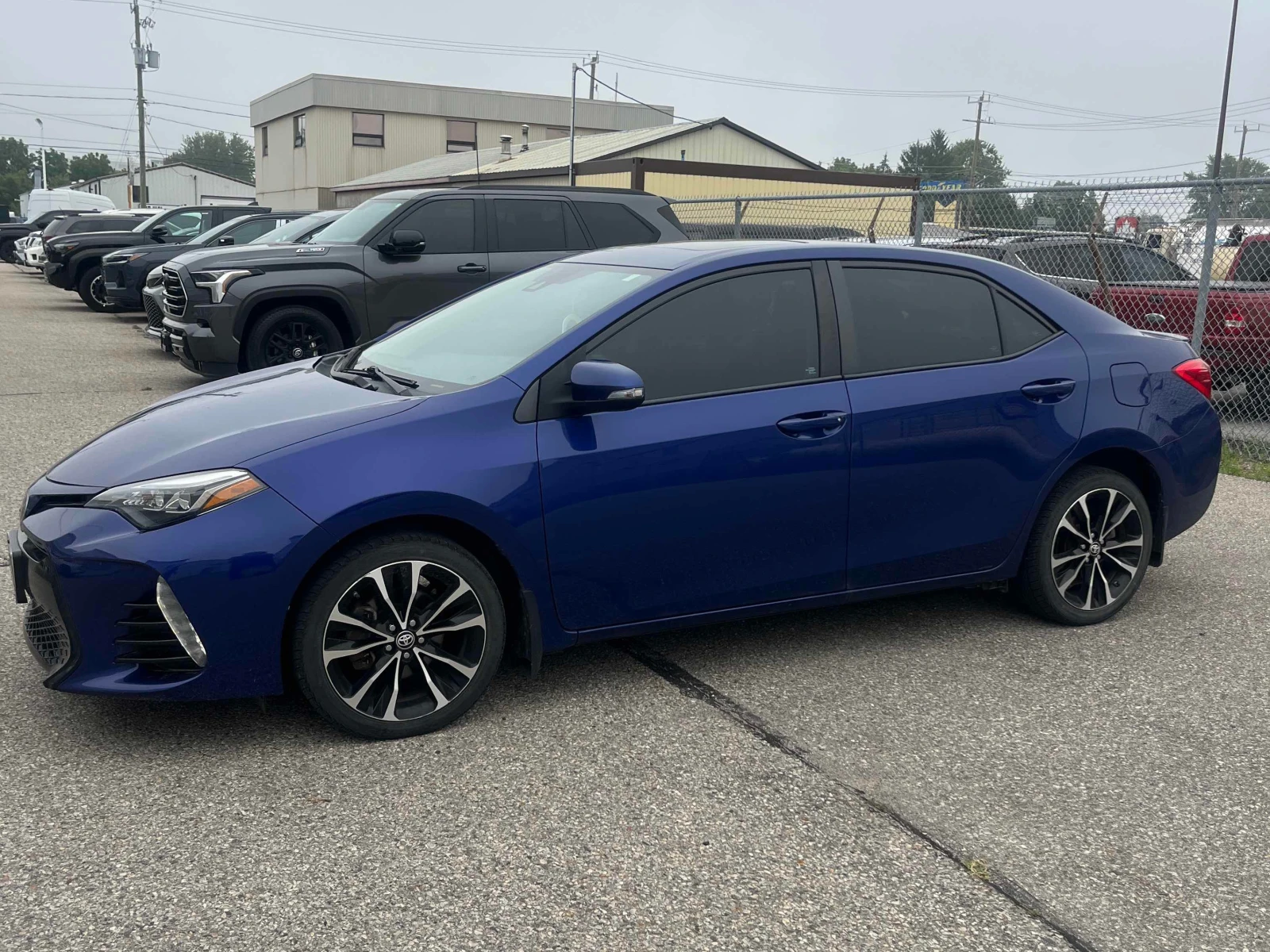 Toyota Corolla * SE CVT * CARFAX * , снимка 2 - Автомобили и джипове - 56132788