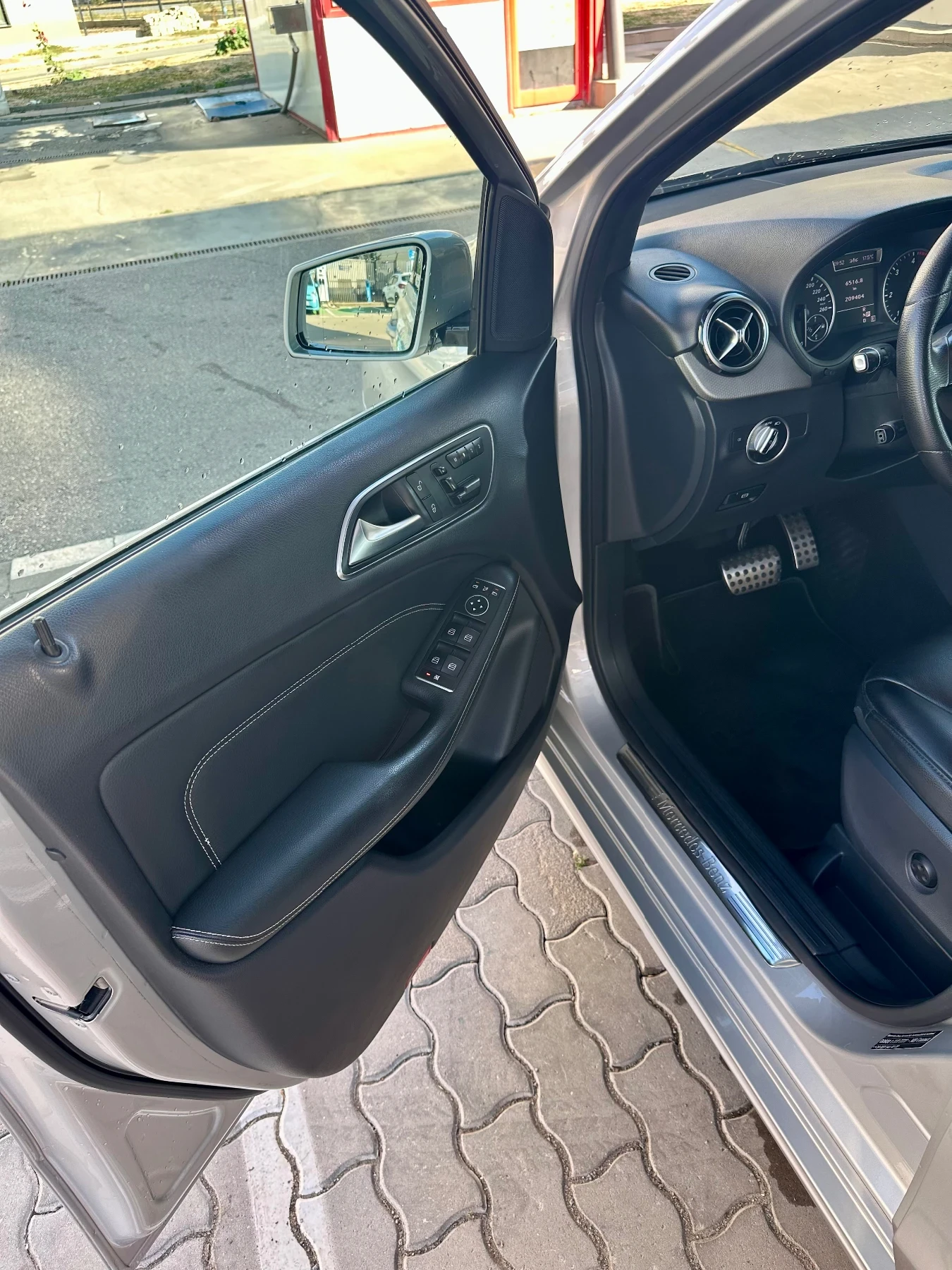 Mercedes-Benz B 200 CDI BlueEfficiency, снимка 8 - Автомобили и джипове - 56149706