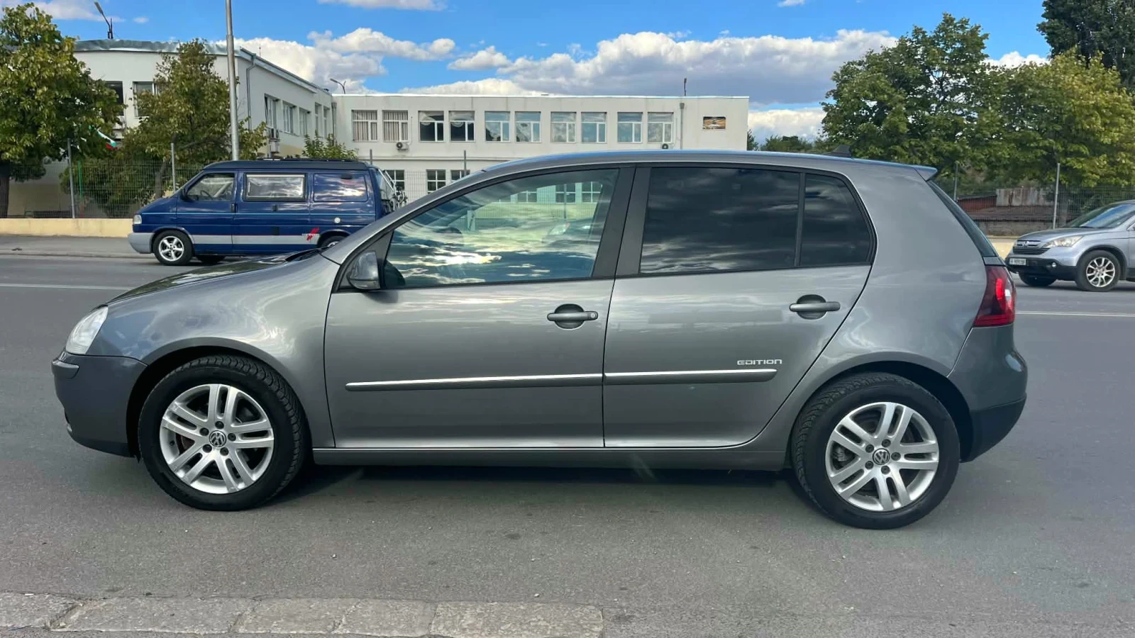 VW Golf 1.9 TDI-EDITION, снимка 5 - Автомобили и джипове - 56214006