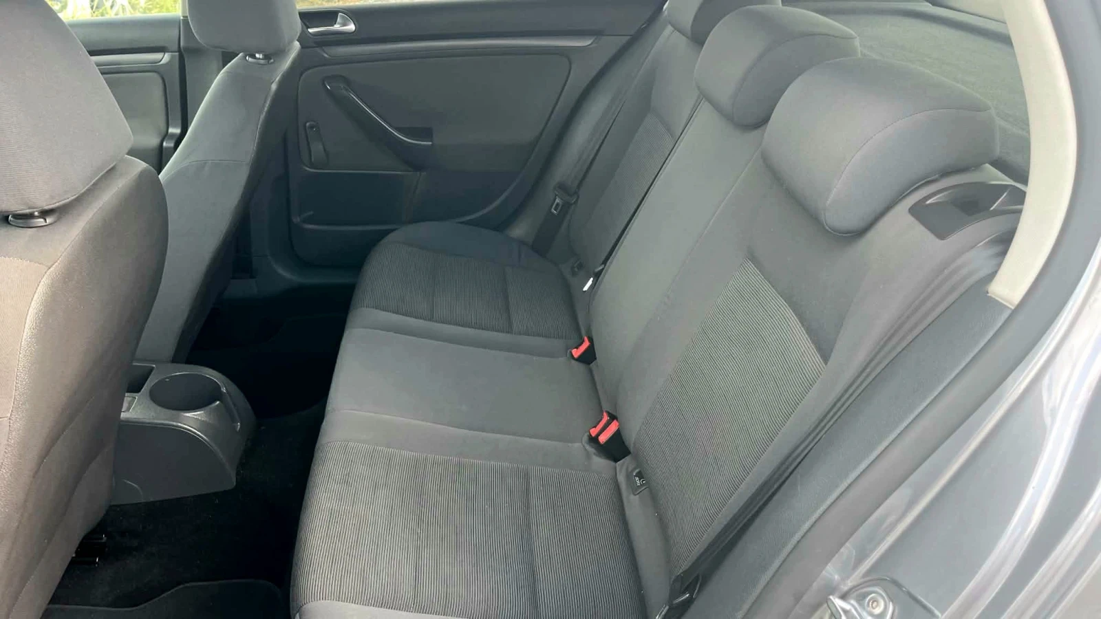 VW Golf 1.9 TDI-EDITION, снимка 12 - Автомобили и джипове - 56214006