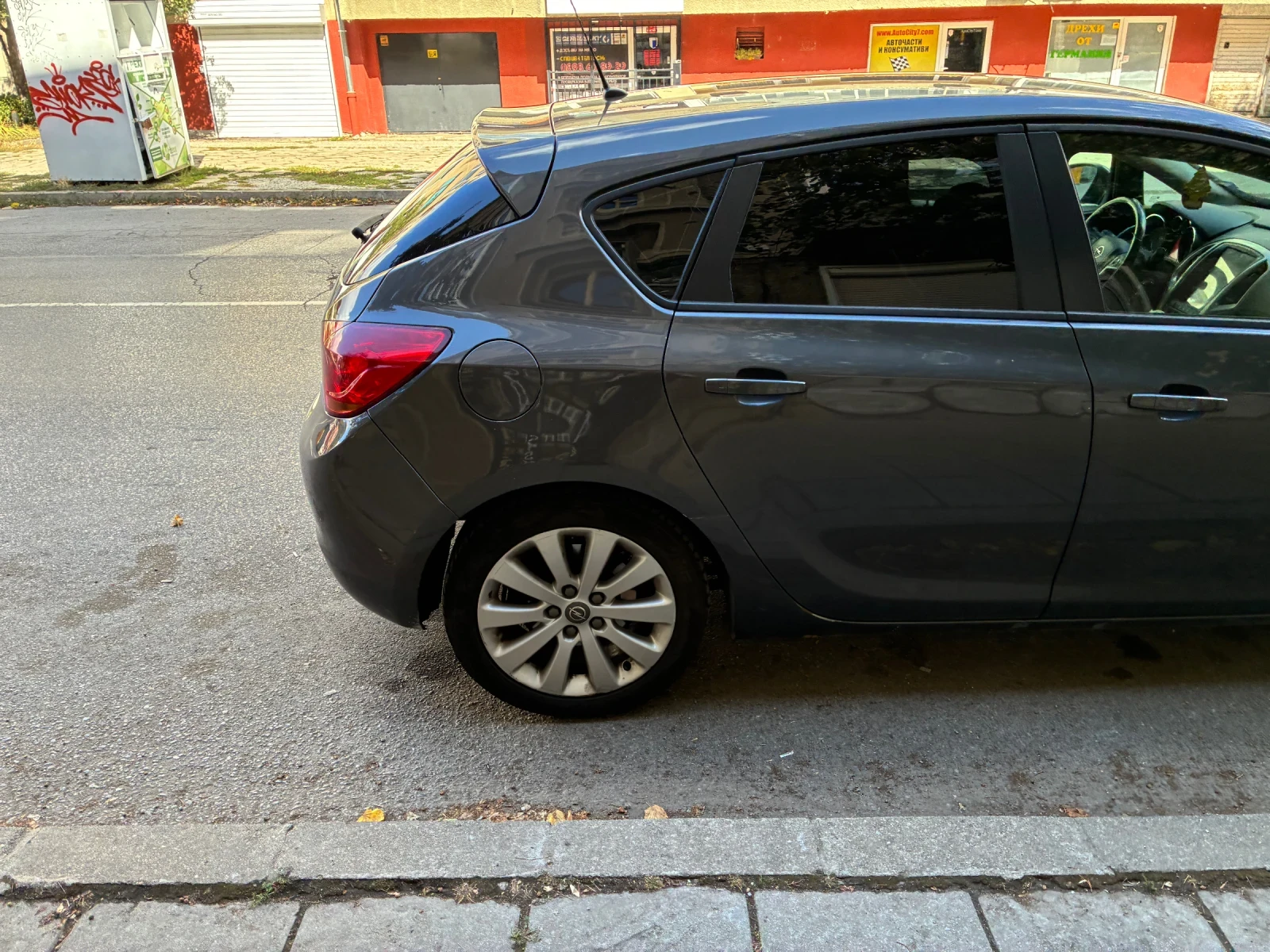 Opel Astra J, снимка 5 - Автомобили и джипове - 56244087