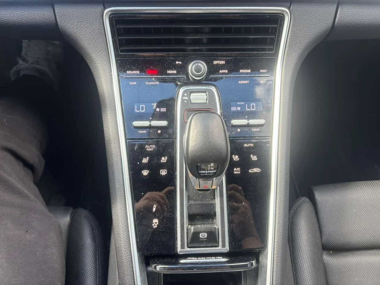 Porsche Panamera * 4 AWD * CARFAX * , снимка 11 - Автомобили и джипове - 56280146
