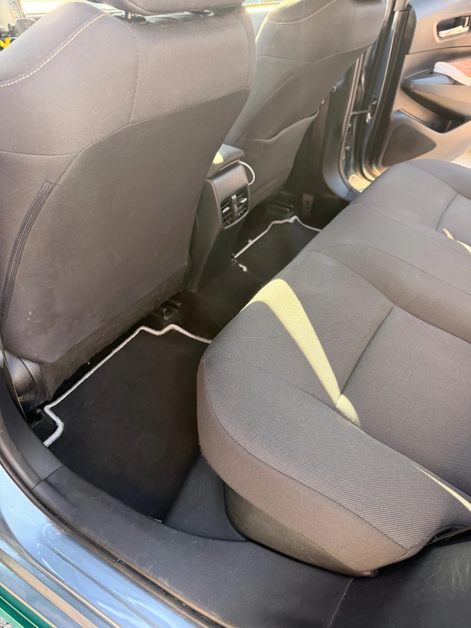 Toyota Corolla 1.8 hybrid ��� | Mobile.bg � ����������� 13