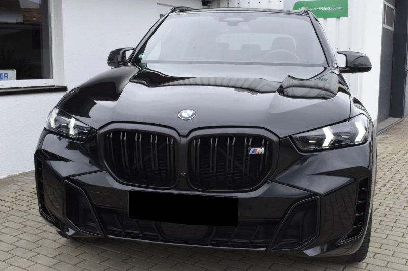 BMW X5 M60i/xDrive/FACELIFT/CARBON/H&K/HEAD UP/PANO/LED/, снимка 2 - Автомобили и джипове - 49403117