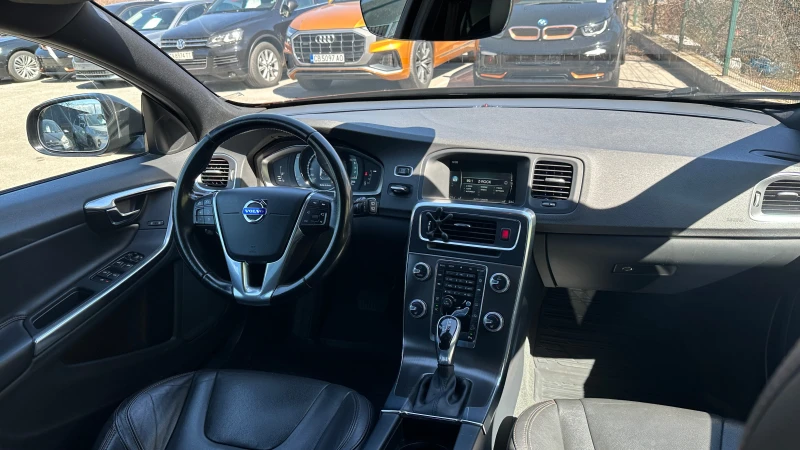 Volvo V60 Cross Country Summum 2.4 D 4x4 Automatic , снимка 12 - Автомобили и джипове - 49562105