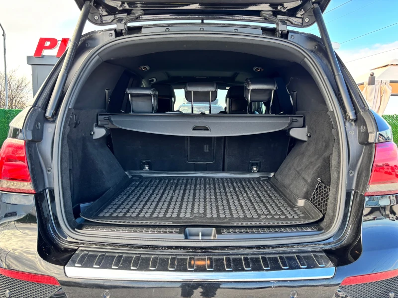 Mercedes-Benz ML 63 AMG 6.3 AMG/V8/ПОДГРЕВ/ОБДУХВАНЕ/ПАНОРАМА/FULL, снимка 13 - Автомобили и джипове - 52678890