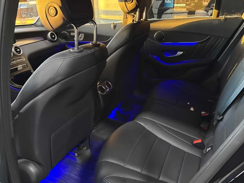 Mercedes-Benz GLC 300 2023 COUPE * CARFAX * БЕЗ ПЪРВОНАЧАЛНА ВНОСКА, снимка 12 - Автомобили и джипове - 52744641