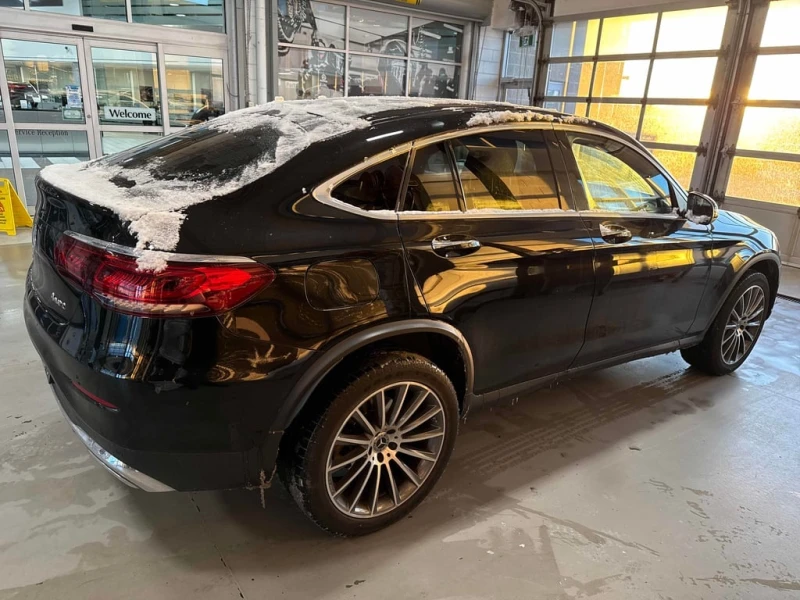 Mercedes-Benz GLC 300 2023 COUPE * CARFAX * БЕЗ ПЪРВОНАЧАЛНА ВНОСКА, снимка 4 - Автомобили и джипове - 52744641