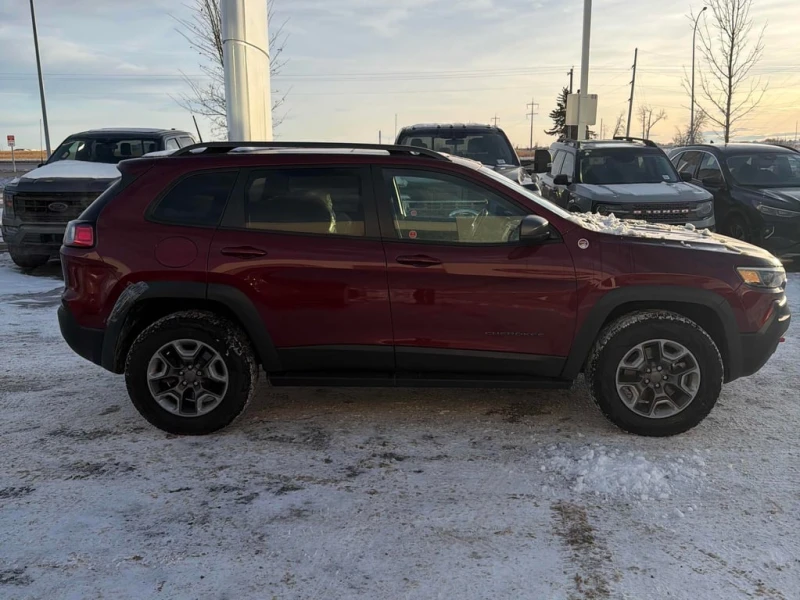 Jeep Cherokee * Trailhawk * CARFAX * БЕЗ ПЪРВОНАЧАЛНА ВНОСКА, снимка 3 - Автомобили и джипове - 52940682