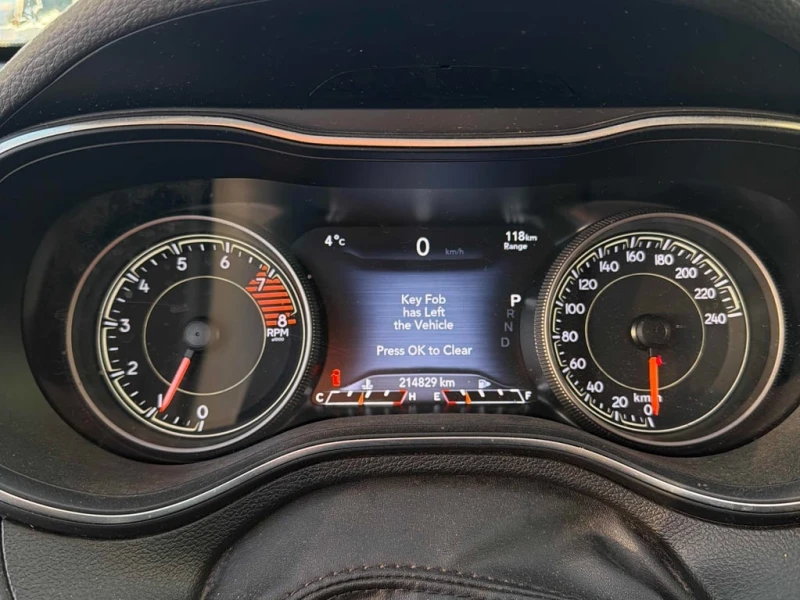 Jeep Cherokee * Trailhawk * CARFAX * БЕЗ ПЪРВОНАЧАЛНА ВНОСКА, снимка 8 - Автомобили и джипове - 52940682