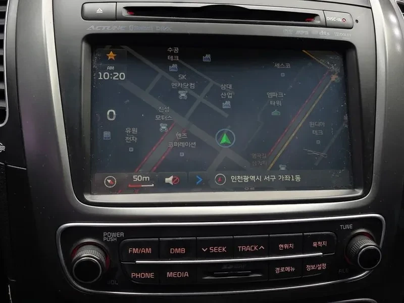 Kia Sorento 2.0 2WD, снимка 14 - Автомобили и джипове - 54264115