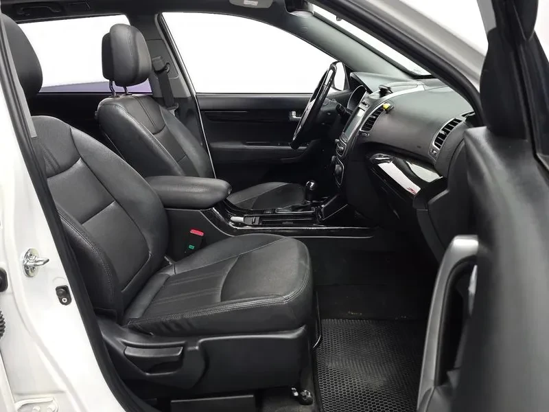 Kia Sorento 2.0 2WD, снимка 11 - Автомобили и джипове - 54264115