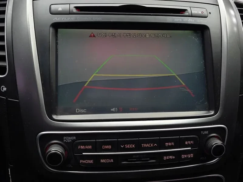 Kia Sorento 2.0 2WD, снимка 15 - Автомобили и джипове - 54264115