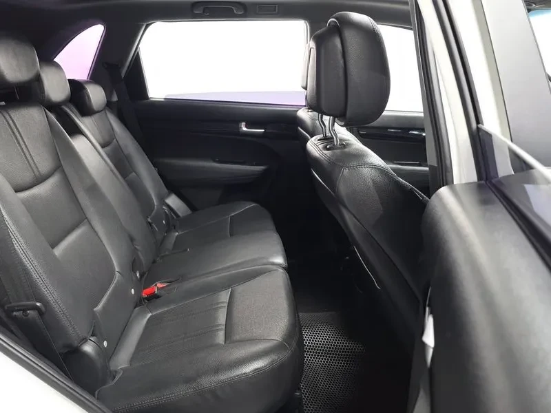 Kia Sorento 2.0 2WD, снимка 12 - Автомобили и джипове - 54264115