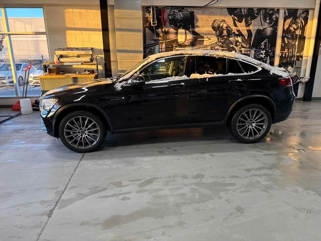 Mercedes-Benz GLC 300 2023 COUPE * CARFAX * БЕЗ ПЪРВОНАЧАЛНА ВНОСКА - изображение 3