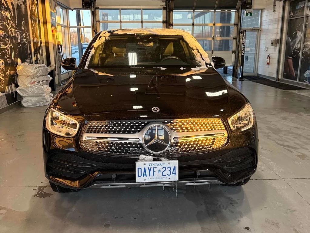 Mercedes-Benz GLC 300 2023 COUPE * CARFAX * БЕЗ ПЪРВОНАЧАЛНА ВНОСКА - изображение 2