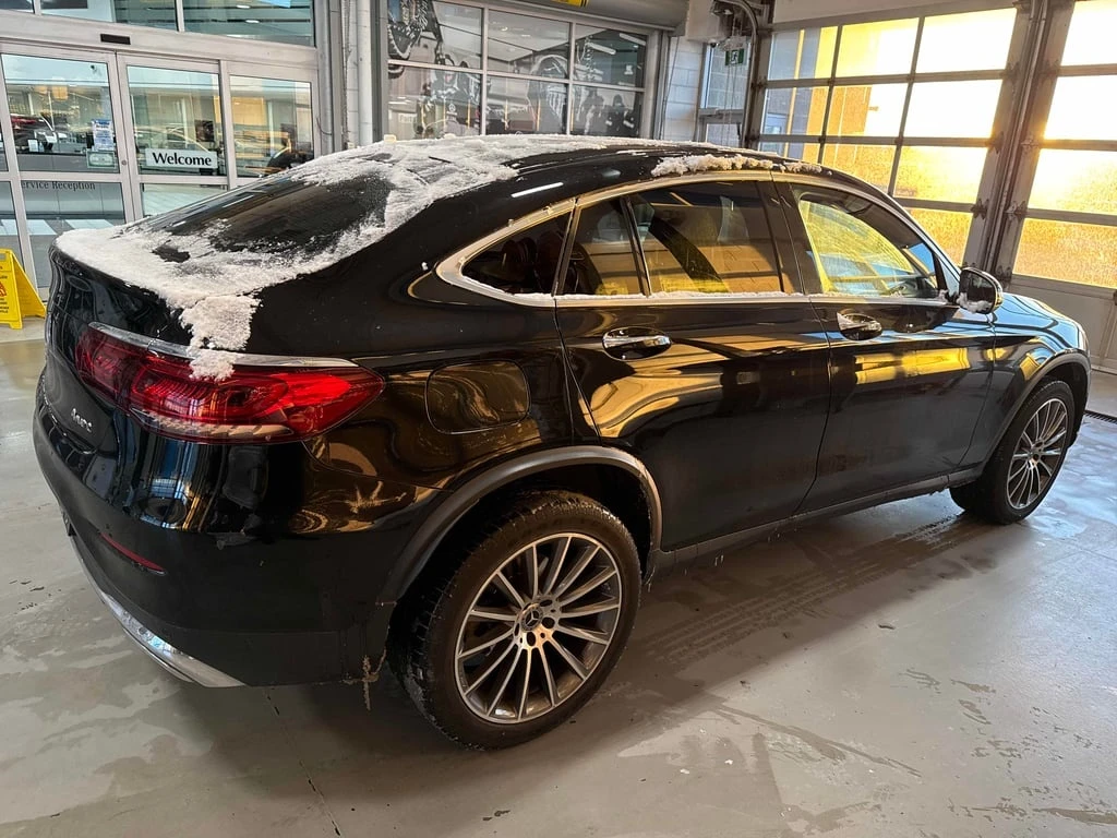 Mercedes-Benz GLC 300 2023 COUPE * CARFAX * БЕЗ ПЪРВОНАЧАЛНА ВНОСКА - изображение 4