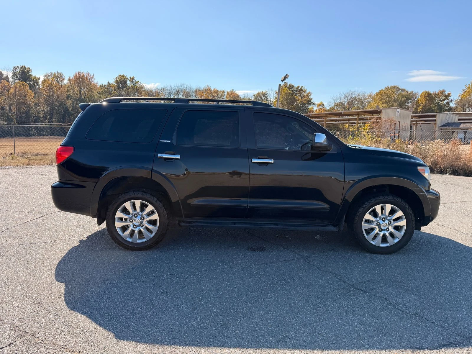 Toyota Sequoia  - изображение 4