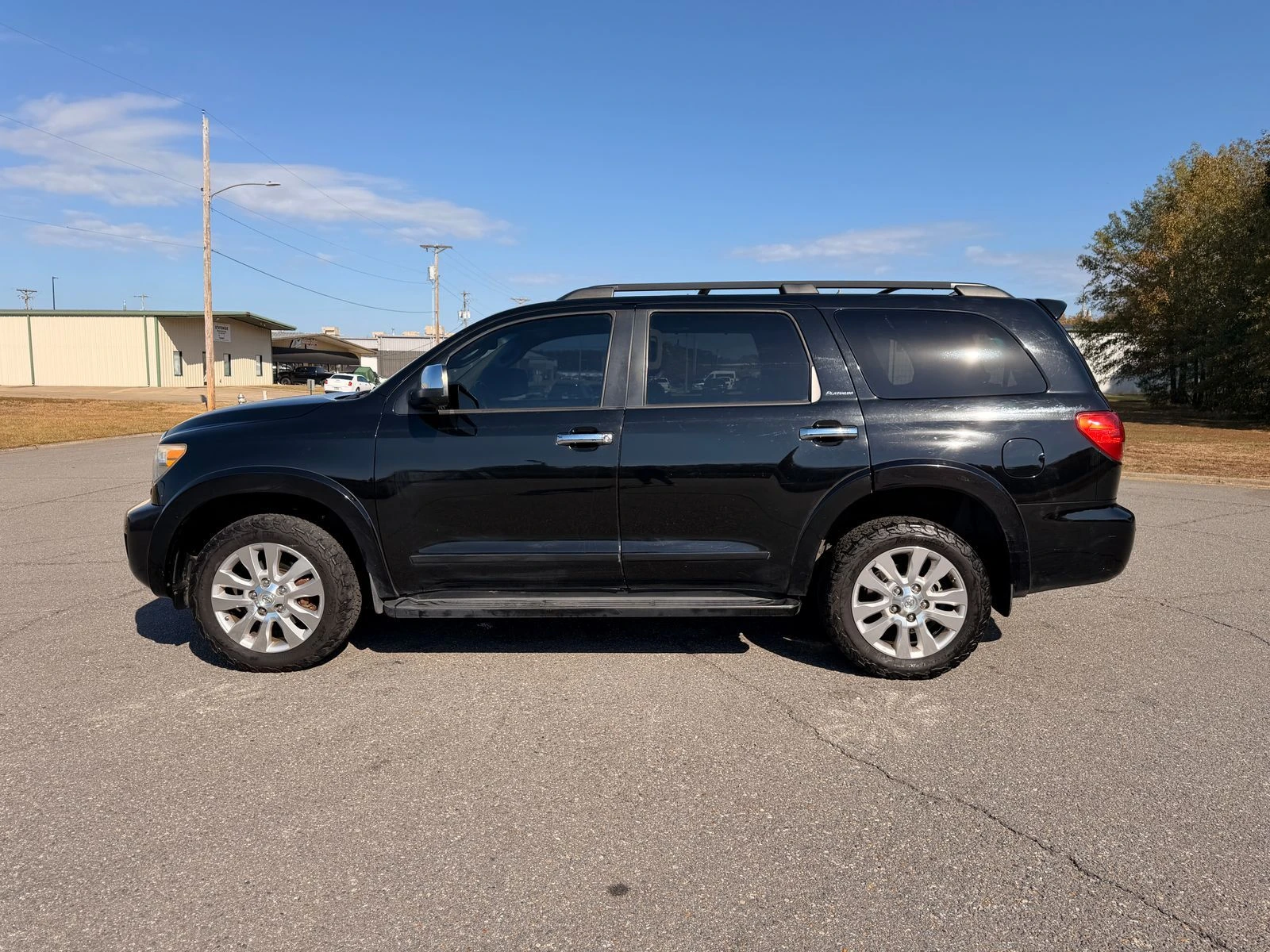 Toyota Sequoia  - изображение 8