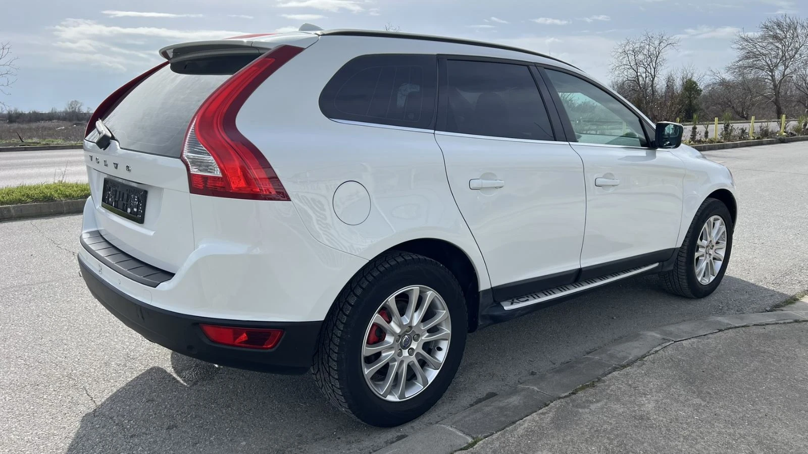 Volvo XC60 2.4D 4X4 - изображение 4