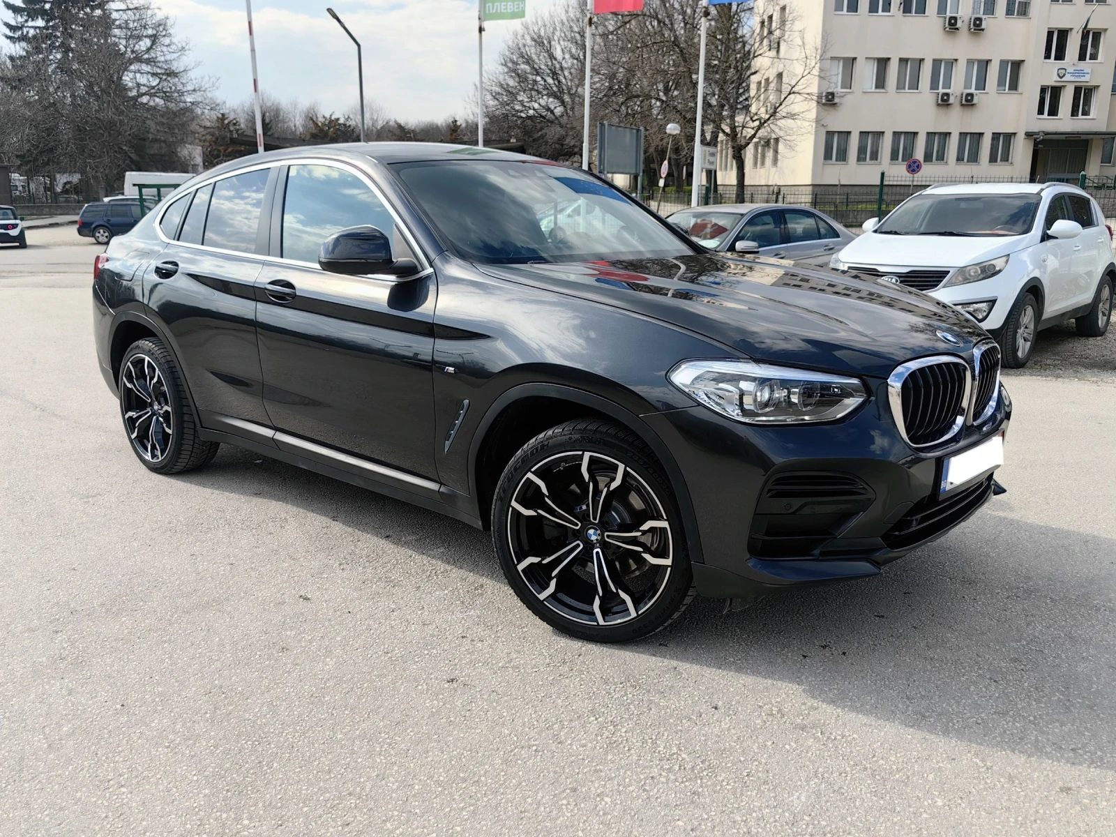 BMW X4 2.0D/190кс/ШВЕЙЦАРИЯ/ПЪЛНА СЕРВИЗНА ИСТОРИЯ , снимка 4 - Автомобили и джипове - 53976819