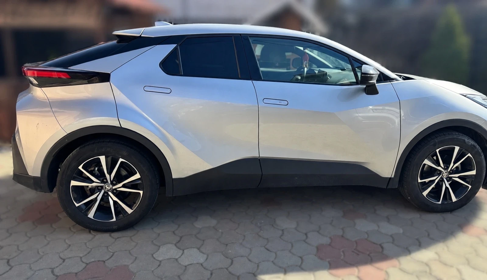 Toyota C-HR 2.0 Hybrid | Dynamic | 197HP | 2024г | ГАРАНЦИЯ, снимка 3 - Автомобили и джипове - 55132308