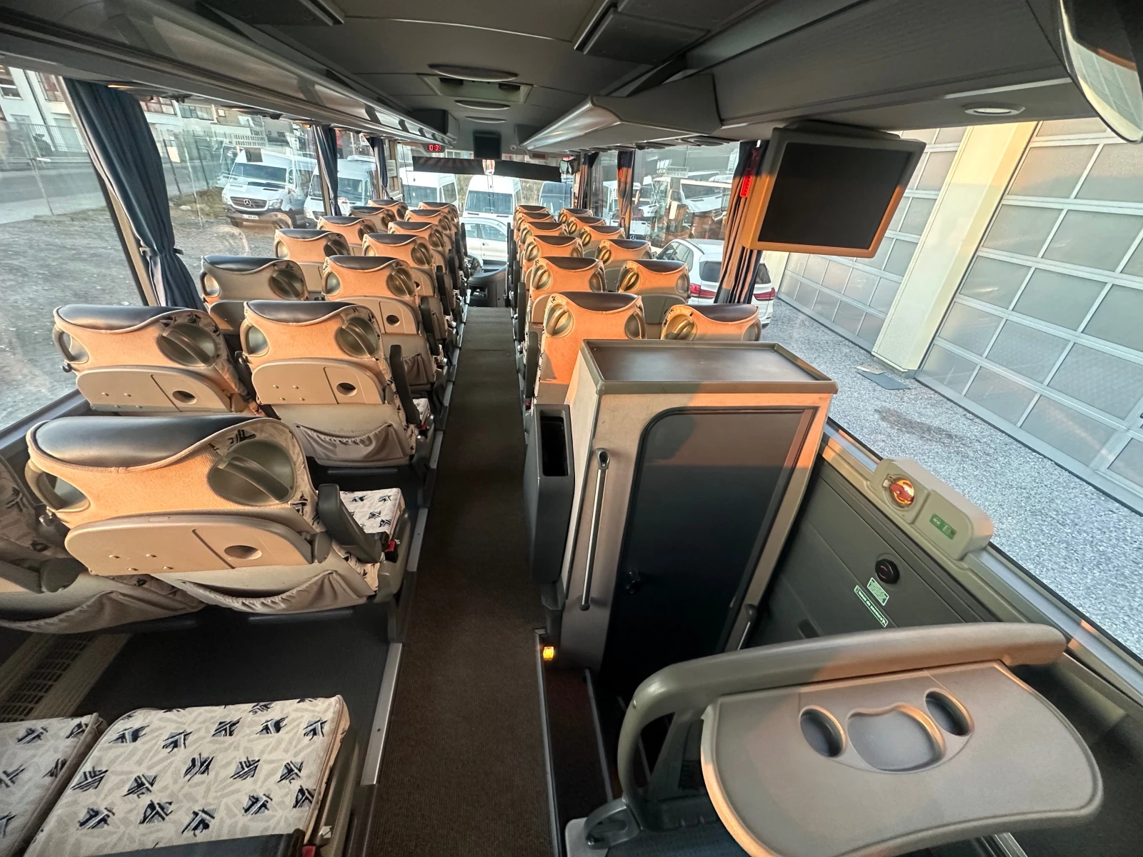 Mercedes-Benz Tourismo 15 RHD, 12 m | Mobile.bg   11