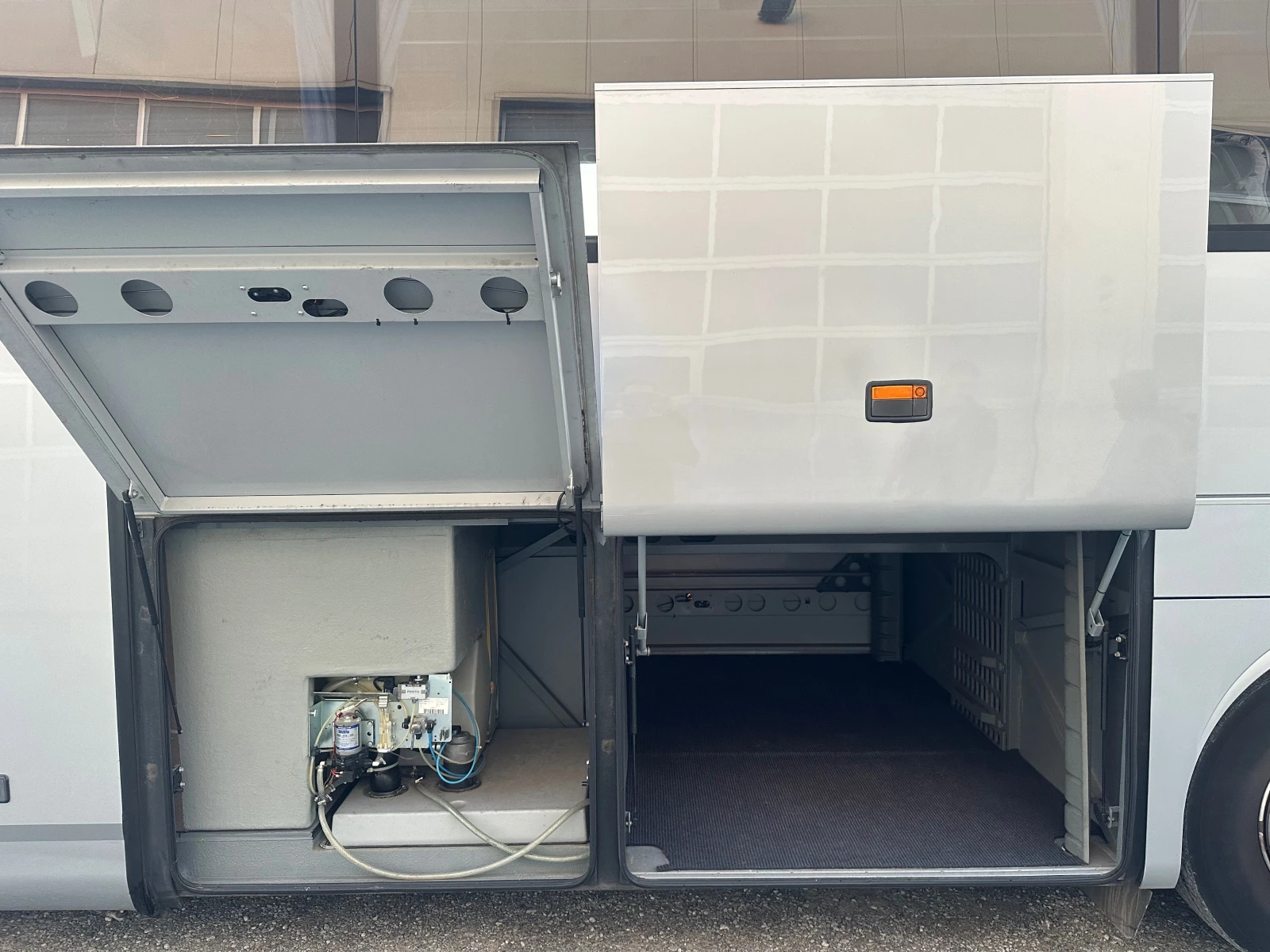 Mercedes-Benz Tourismo 15 RHD, 12 m | Mobile.bg   16