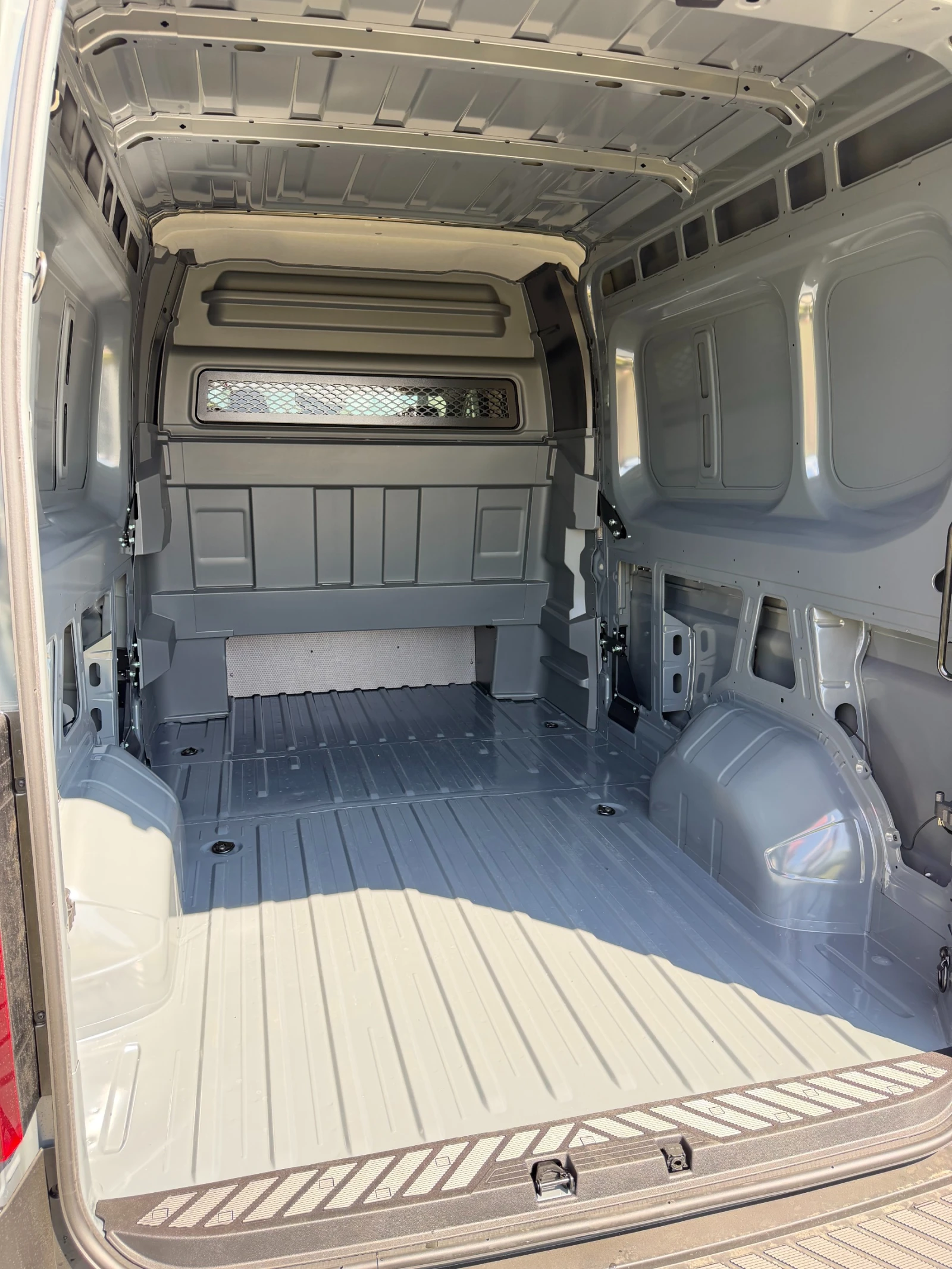Renault Master RED EDITION* ТОВАРО-ПЪТНИЧЕСКИ* L3H2* ЛИЗИНГ* , снимка 10 - Бусове и автобуси - 55416797
